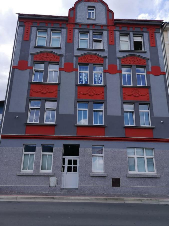 Krasny Byt V Centru Decina Exterior photo